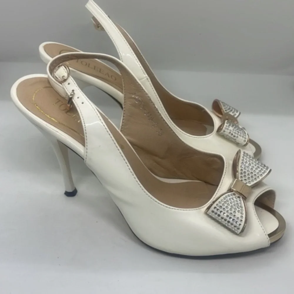TOLEEAO shoes ivory shiny with gold accents jeweled bow size 7 or 38